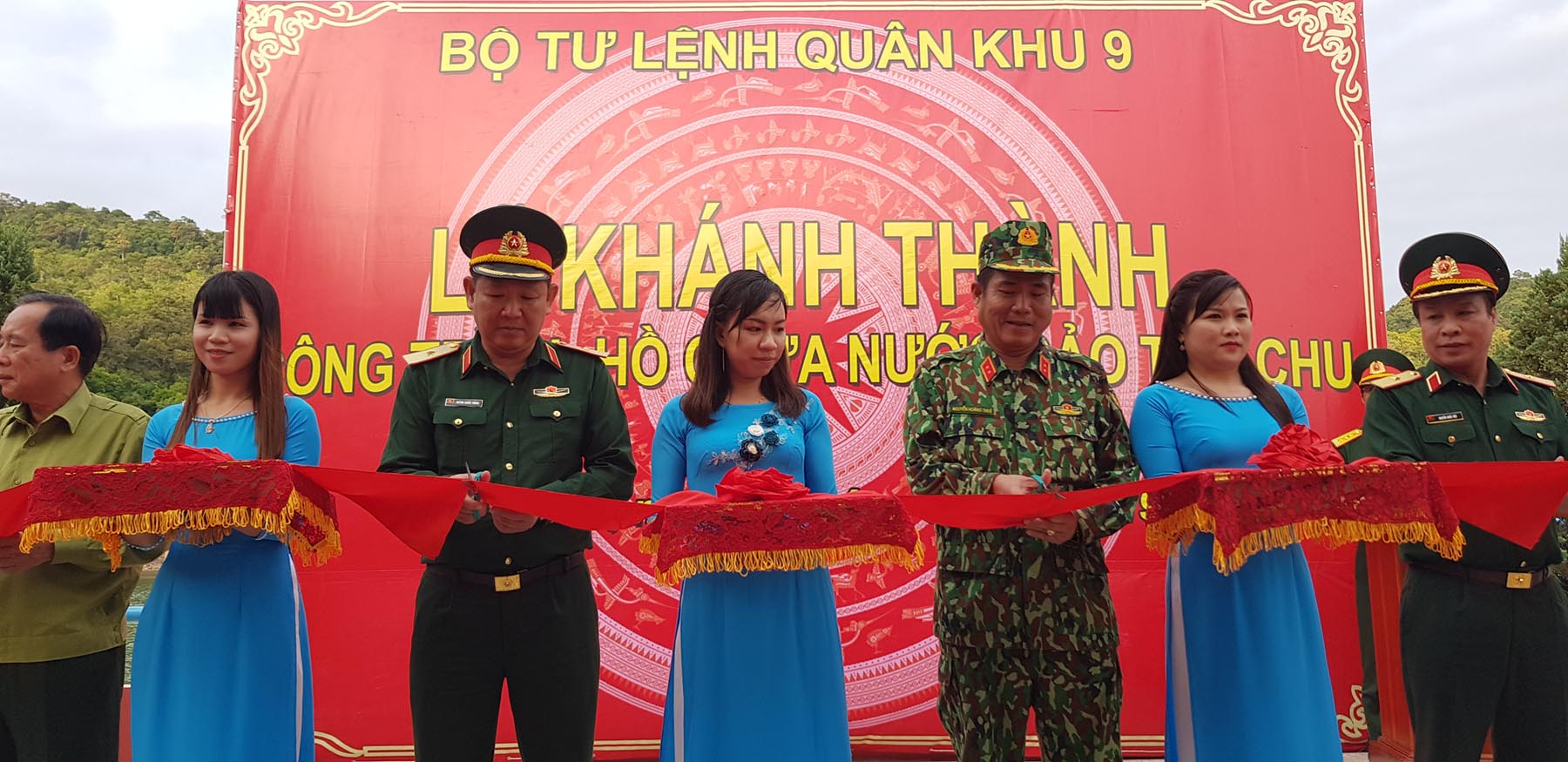 Bộ tư lệnh Quân khu 9 và các tỉnh, thành phố chúc Tết xã đảo Thổ Châu